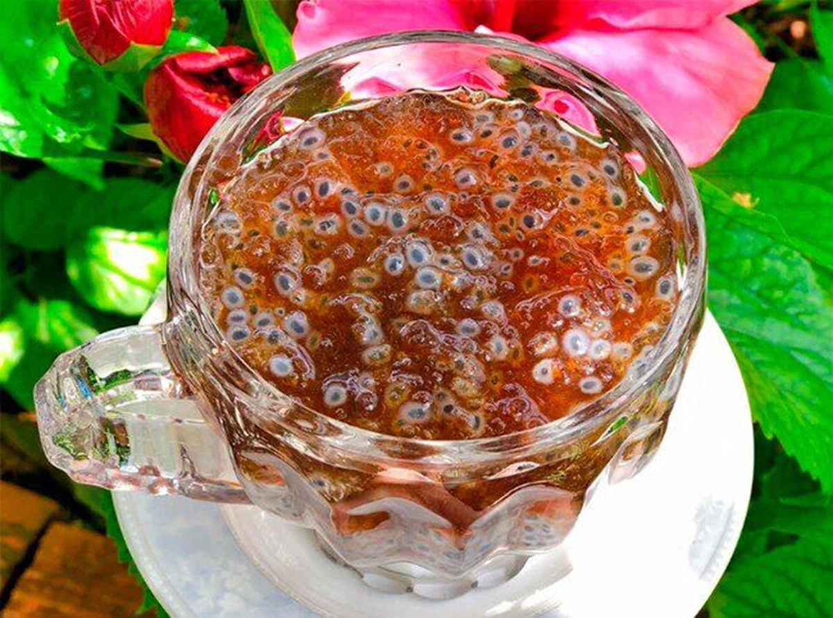 Loại hạt xưa rụng đầy gốc không ai