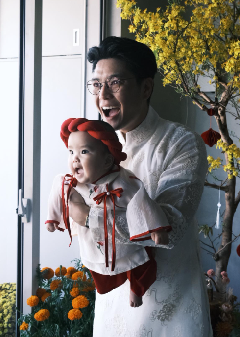 Ngô Thanh Vân 'phản pháo' khi con gái 3 tháng tuổi bước vào quá trình ăn dặm - Ảnh 4