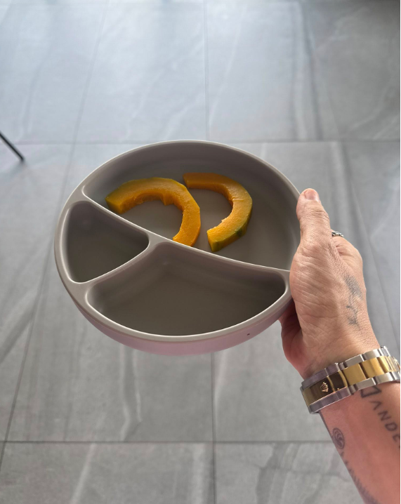 Ngô Thanh Vân 'phản pháo' khi con gái 3 tháng tuổi bước vào quá trình ăn dặm - Ảnh 3