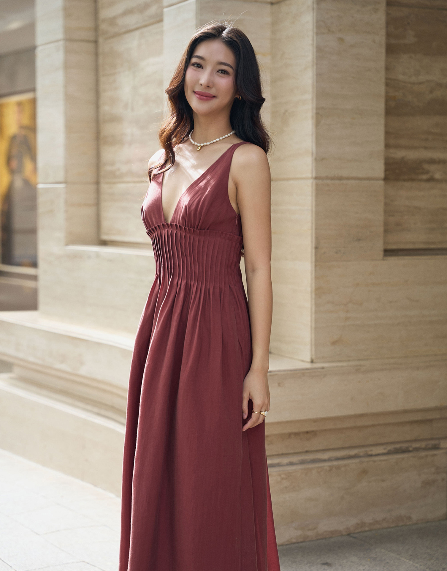 Những mẫu Thời trang du Xuân ấn tượng cho ngày Tết thêm rực rỡ - Ảnh 3.