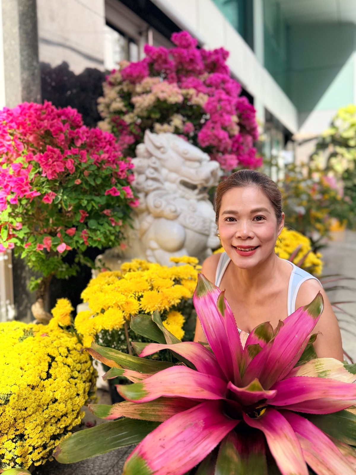 Ca sĩ Mỹ Lệ ở tuổi 54 sống viên mãn bên biệt thự 1 . 000 M2 tại TP HCM - Ảnh 2.