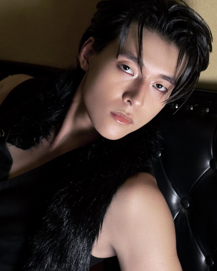 Thời điểm đó, anh phải công khai xin lỗi, giải thích phát ngôn nhắm đến một cá nhân cụ thể, đồng thời trả lại danh hiệu nam vương và rút khỏi một số hoạt động thương hiệu.