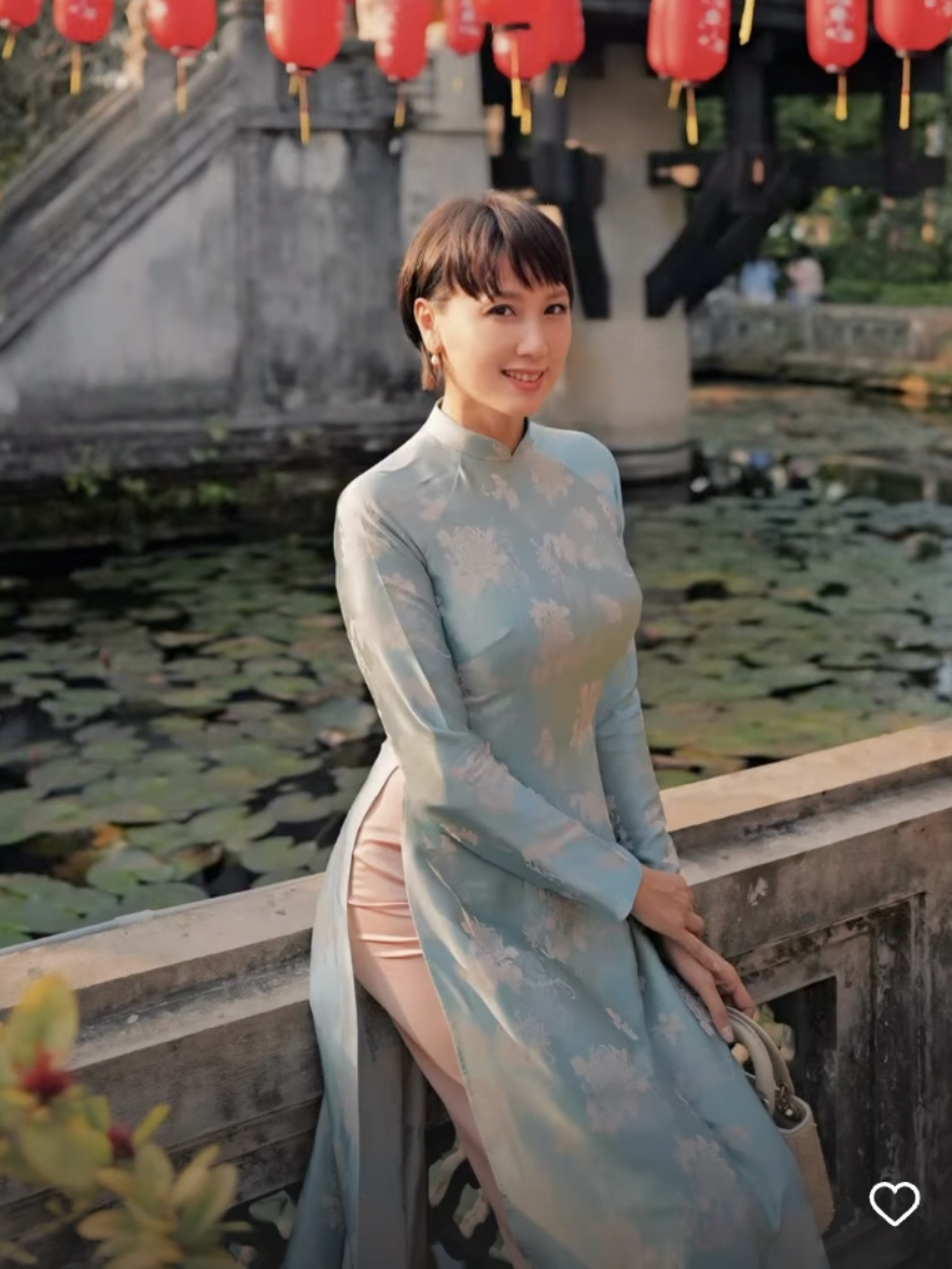 Mẹ vợ Đoàn Văn Hậu thu hút sự chú ý với Vẻ đẹp trẻ trung và phong thái tự tin - Ảnh 5.