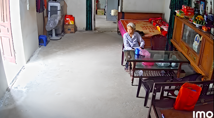 Nhiều dân mạng xem clip lại nhớ đến ông bà của mình ở quê nhà.