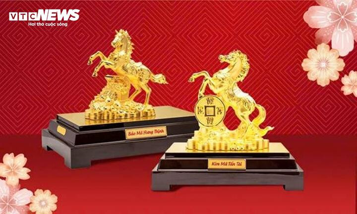 Sợ hết vàng ngày vía thần Tài, cửa hàng giới hạn lượng mua插图2 ...đến tượng linh vật ngựa tinh xảo.