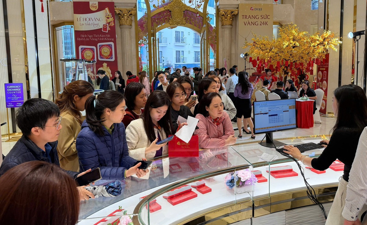 Nghịch lý mua 10 lượng vàng lúc giá 120 triệu đồng vẫn lỗ插图1 Nghịch lý mua 10 lượng vàng lúc giá 120 triệu đồng vẫn lỗ插图1