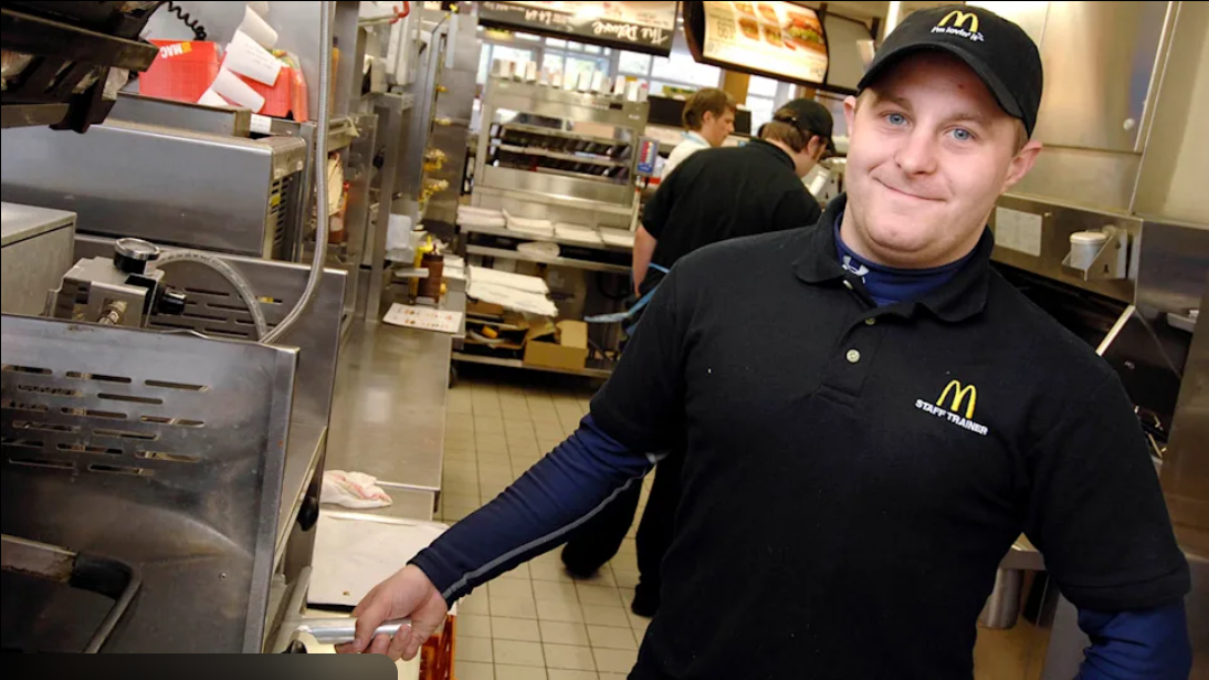 1,3 triệu bảng Anh và cú “quay xe” khó tin của chàng trai xứ Wales - Ảnh 1.