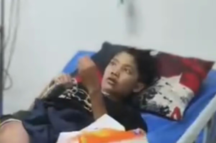 Nizam Syafei được cho là đã chỉ tay về phía mẹ kế khi được hỏi về vụ bạo hành. (Ảnh: Newsflash)