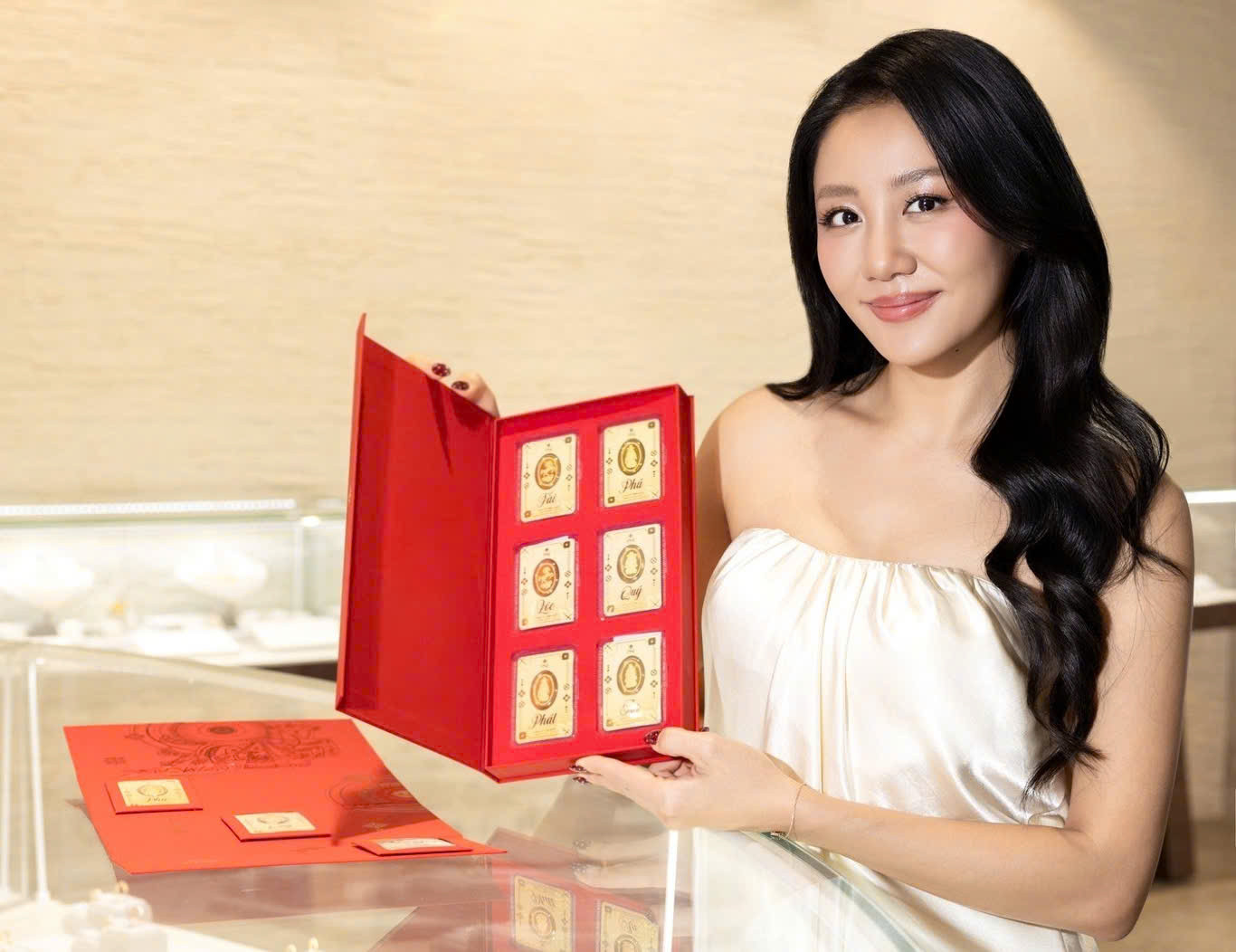 Ca sĩ Quách Thành Danh, Văn Mai Hương 'tự thưởng chút vàng' ngày vía Thần Tài插图 642264239_1485640299590684_2338978020983279370_n.jpg