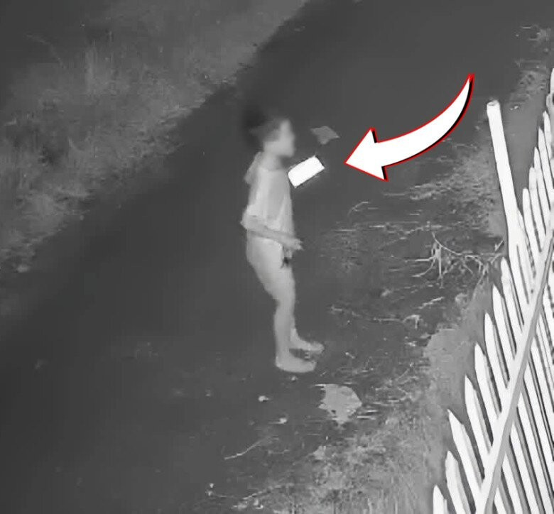 Camera cảnh bé trai liên tục cầu xin ngày đầu năm “Mẹ biết lỗi rồi’插图 Camera cảnh bé trai liên tục cầu xin ngày đầu năm “Mẹ biết lỗi rồi’插图