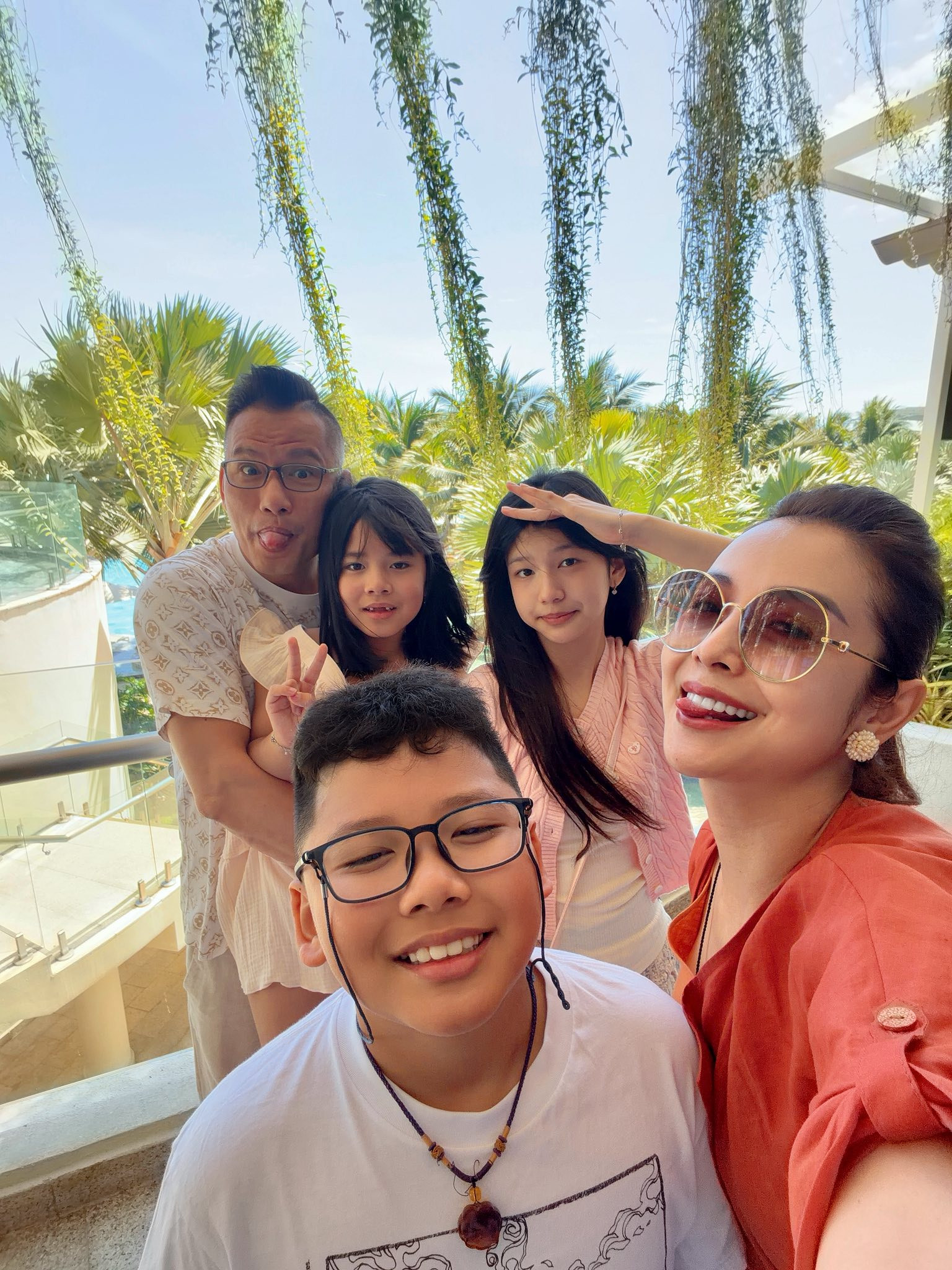 Con gái Hoa hậu Jennifer Phạm thừa hưởng nét đẹp của cả bố lẫn mẹ - Ảnh 5.