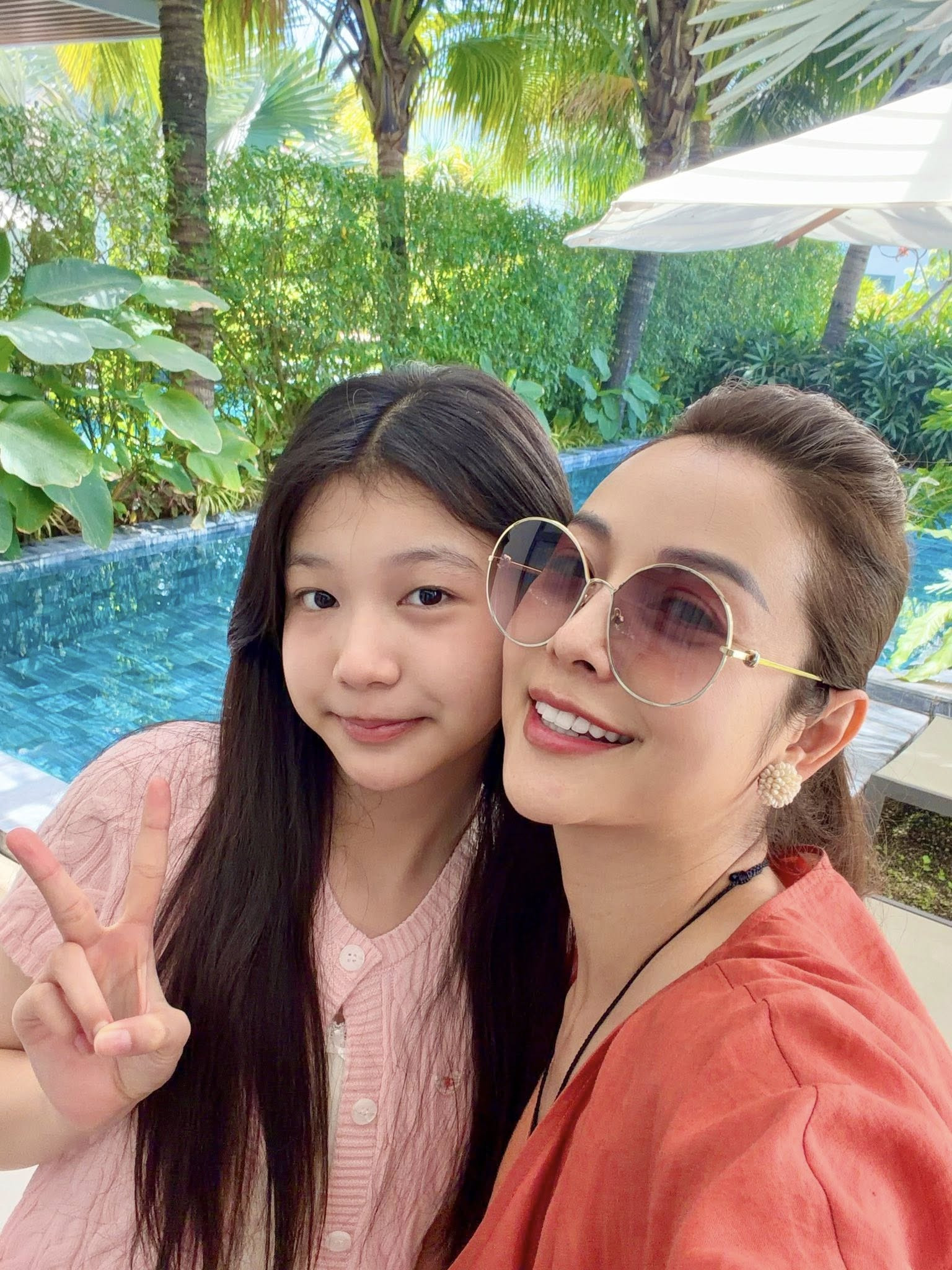 Con gái Hoa hậu Jennifer Phạm thừa hưởng nét đẹp của cả bố lẫn mẹ - Ảnh 3.