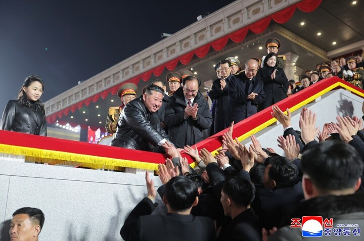 Đại hội lần thứ IX của Đảng Lao động Triều Tiên cầm quyền khai mạc hôm 19/2, nhằm đề ra các định hướng chính sách lớn cho 5 năm tới trong các lĩnh vực ngoại giao, quốc phòng, kinh tế và nhiều phương diện khác.