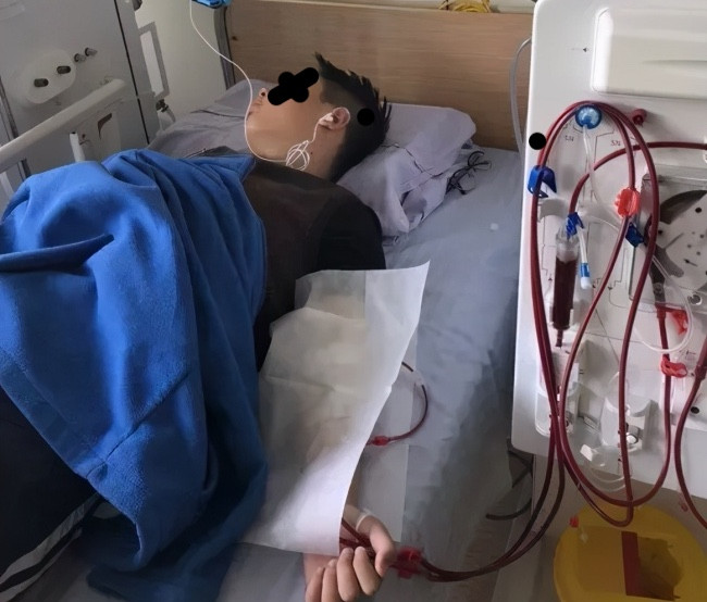 Sau suy thận, thanh niên 31 tuổi phát hiện ung thư, thừa nhận thường xuyên ăn món nhiều bạn trẻ Việt ưa thích - Ảnh 1.