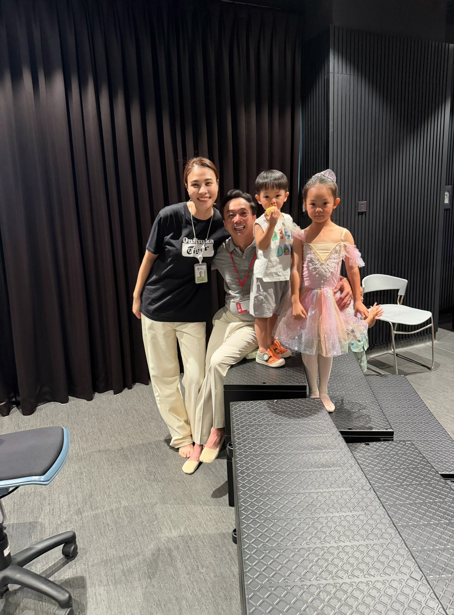 Cường Đô la được vợ con tổ chức sinh nhật mừng tuổi mời - Ảnh 4.