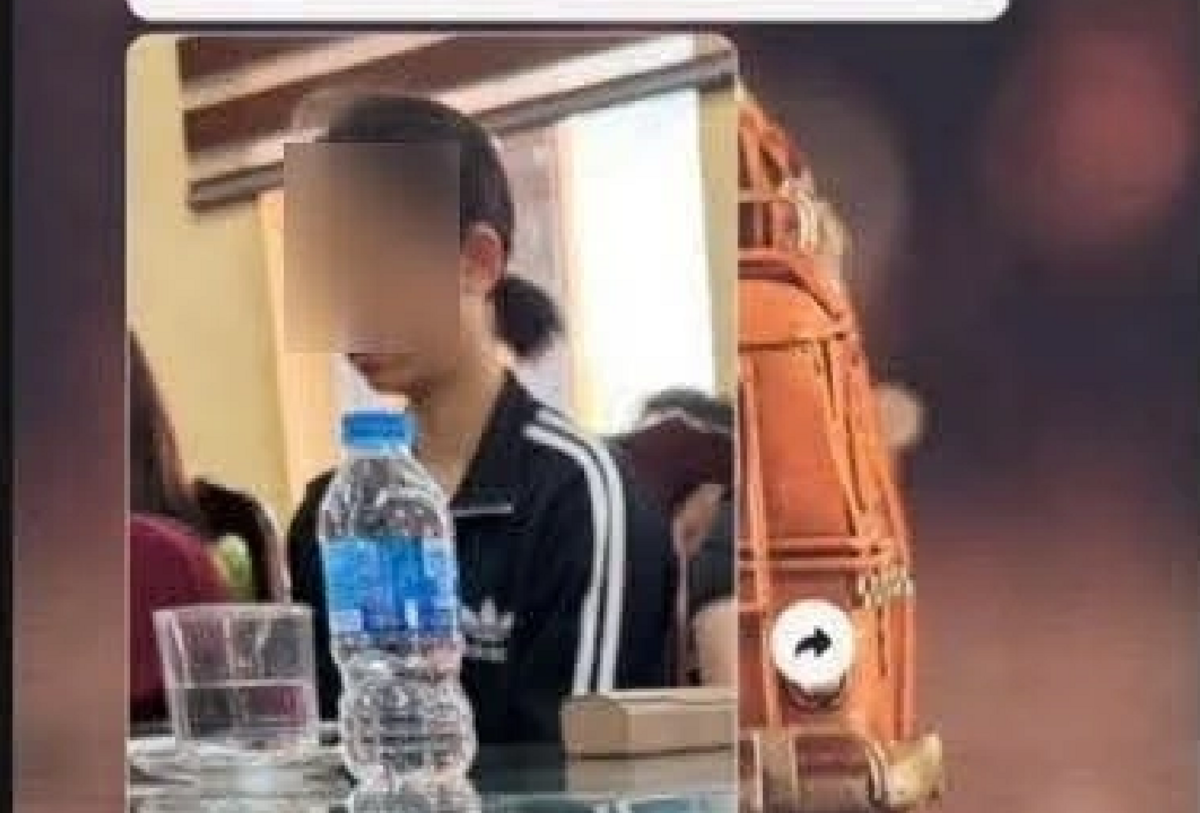 Tạm dừng giảng dạy với cô giáo bị tố bắt học sinh lớp 2 liếm đất插图1 Tạm dừng giảng dạy với cô giáo bị tố bắt học sinh lớp 2 liếm đất插图1