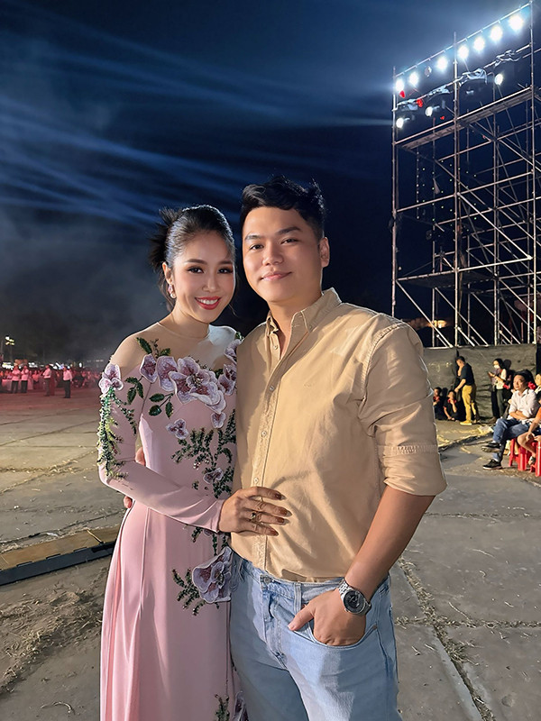 Lê Phương giản dị đi du xuân đầu năm - Ảnh 7.