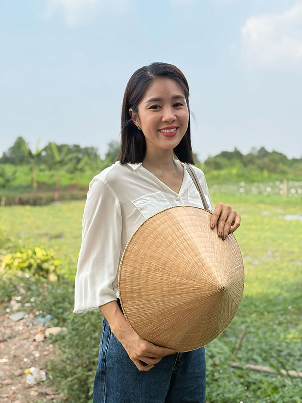 Lê Phương giản dị đi du xuân đầu năm插图1 Lê Phương giản dị đi du xuân đầu năm - Ảnh 3.