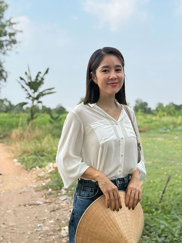 Lê Phương giản dị đi du xuân đầu năm插图2 Lê Phương giản dị đi du xuân đầu năm - Ảnh 4.