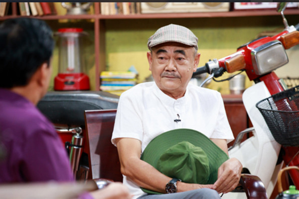 Nam NSND U70 tìm được tình yêu ở tuổi xế chiều, mua được nhà riêng插图6 Nam NSND U70 vừa được bạn gái kém 36 tuổi cầu hôn ở Huế là ai? - Ảnh 7.