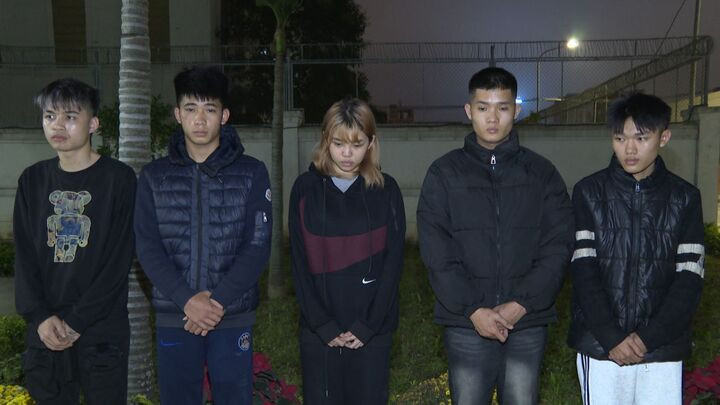 5 đối tượng bị bắt giữ để điều tra về hành vi giết người và gây rối trật tự công cộng. (Ảnh: Công an Thanh Hóa)