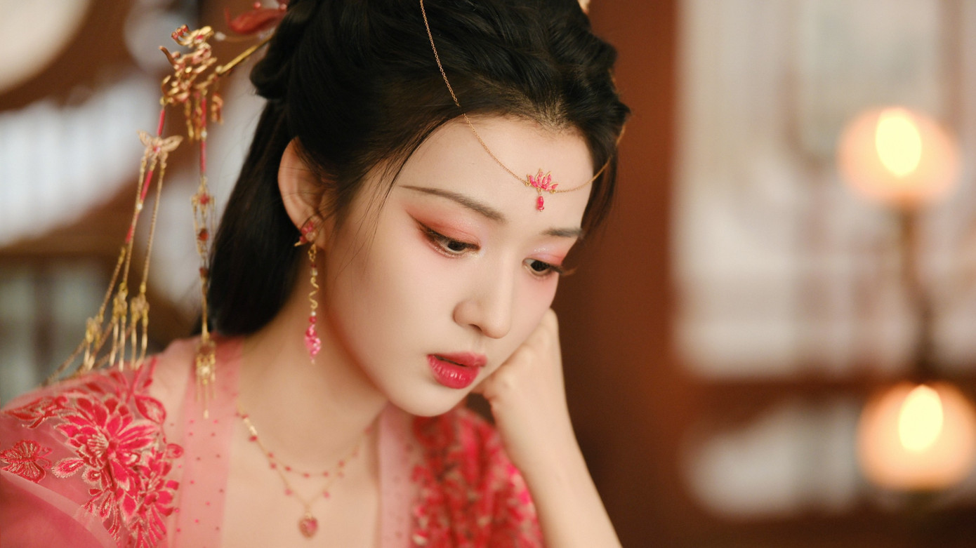 Nữ diễn viên phim 'Còn ra thể thống gì nữa' thăng hạng nhan sắc, danh tiếng - Ảnh 4.