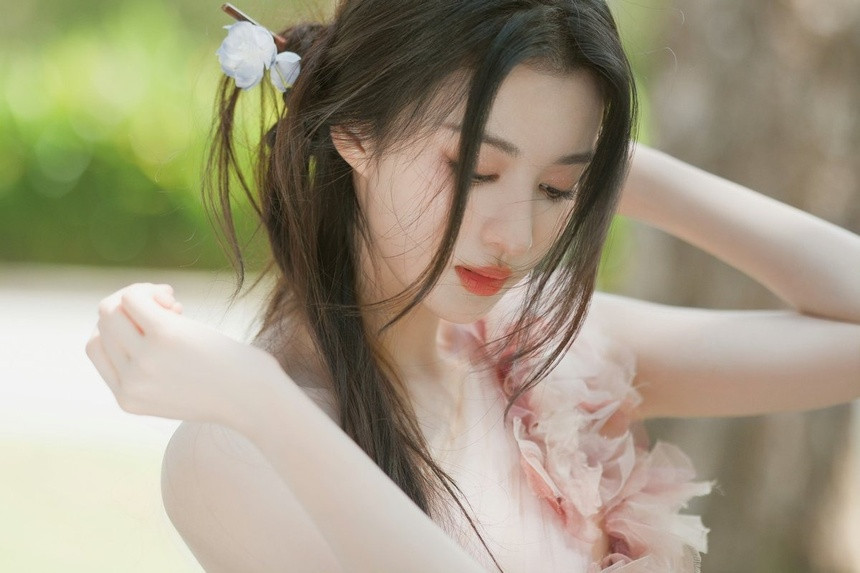 Nữ diễn viên phim 'Còn ra thể thống gì nữa' thăng hạng nhan sắc, danh tiếng - Ảnh 9.