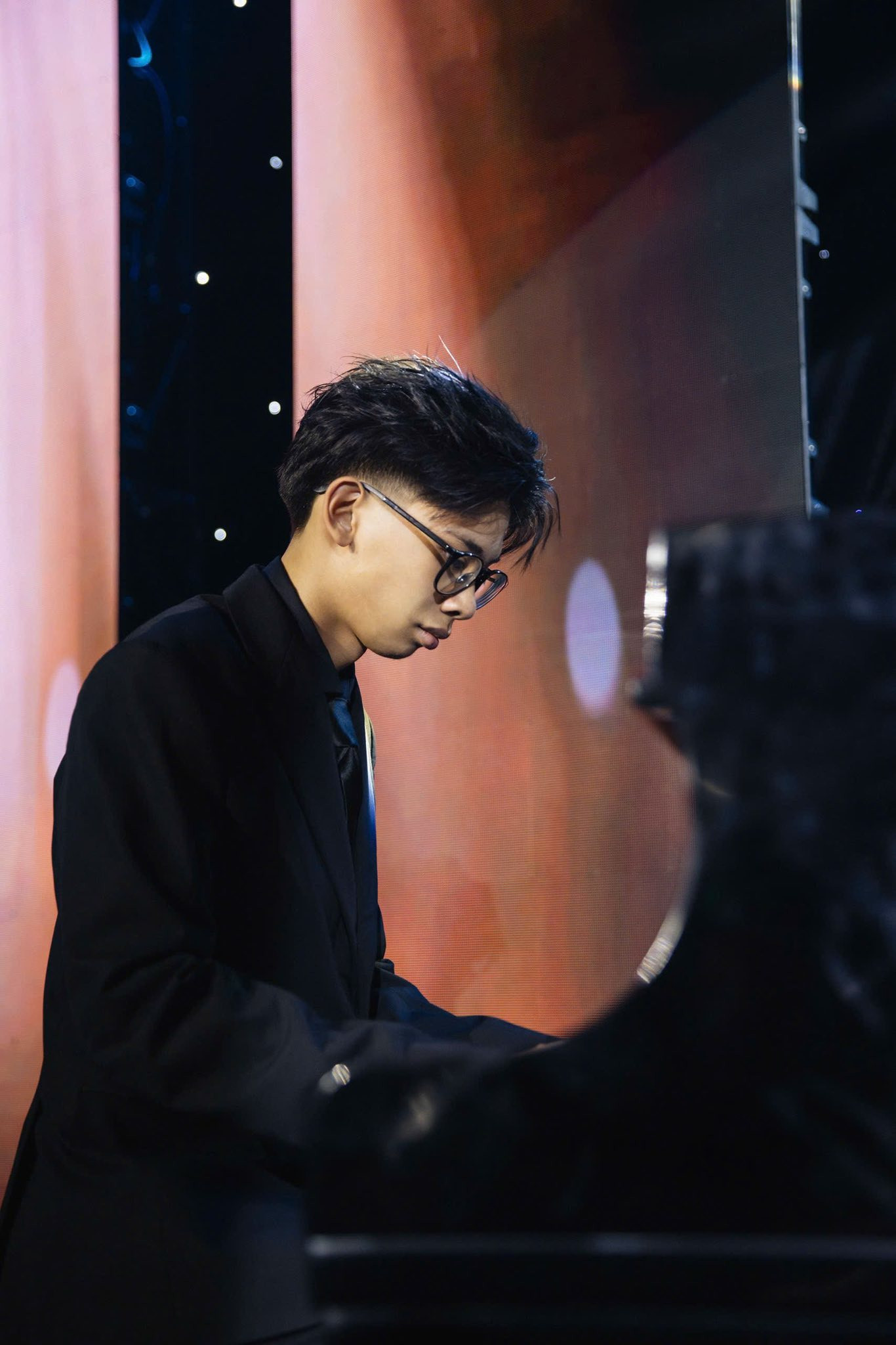 Con trai Hà Kiều Anh 13 tuổi đã rời gia đình đi du học, giờ ra sao? - Ảnh 6.