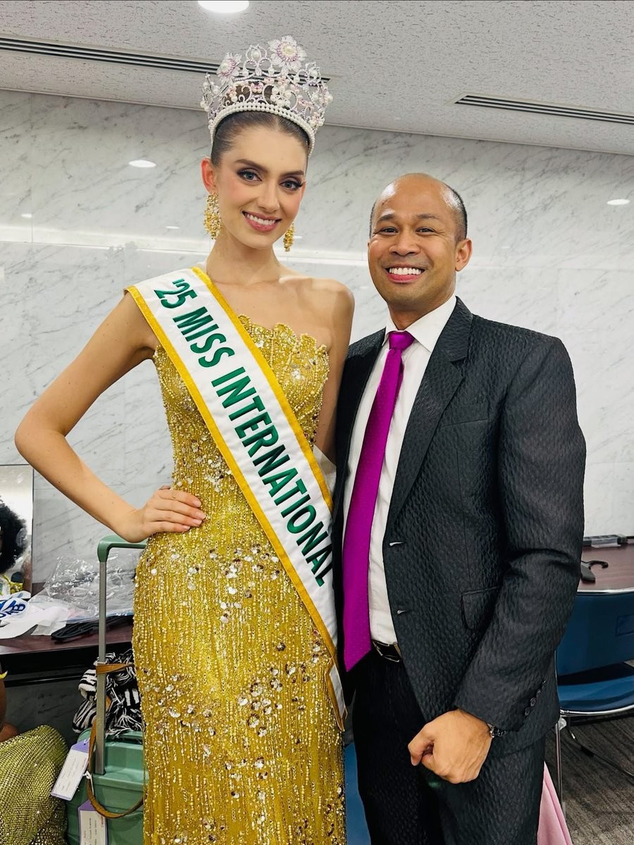 Hoa hậu Quốc tế bị chỉ trích插图 g62w7sqauaa9spv.jpg