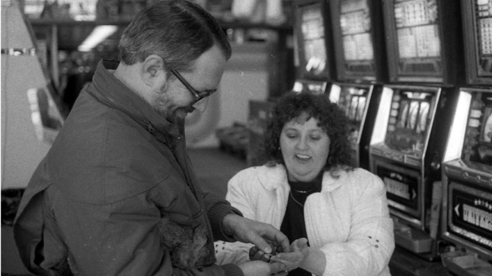 Hai lần trúng số độc đắc, người phụ nữ Mỹ rơi vào bi kịch trắng tay - Ảnh 2.