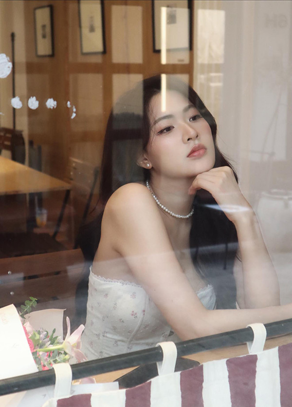 Sắc vóc đời thực như hoa hậu của nữ diễn viên vào vai Thiếu tá Lam Anh插图7 Sắc vóc Minh Trang - Ảnh 9.