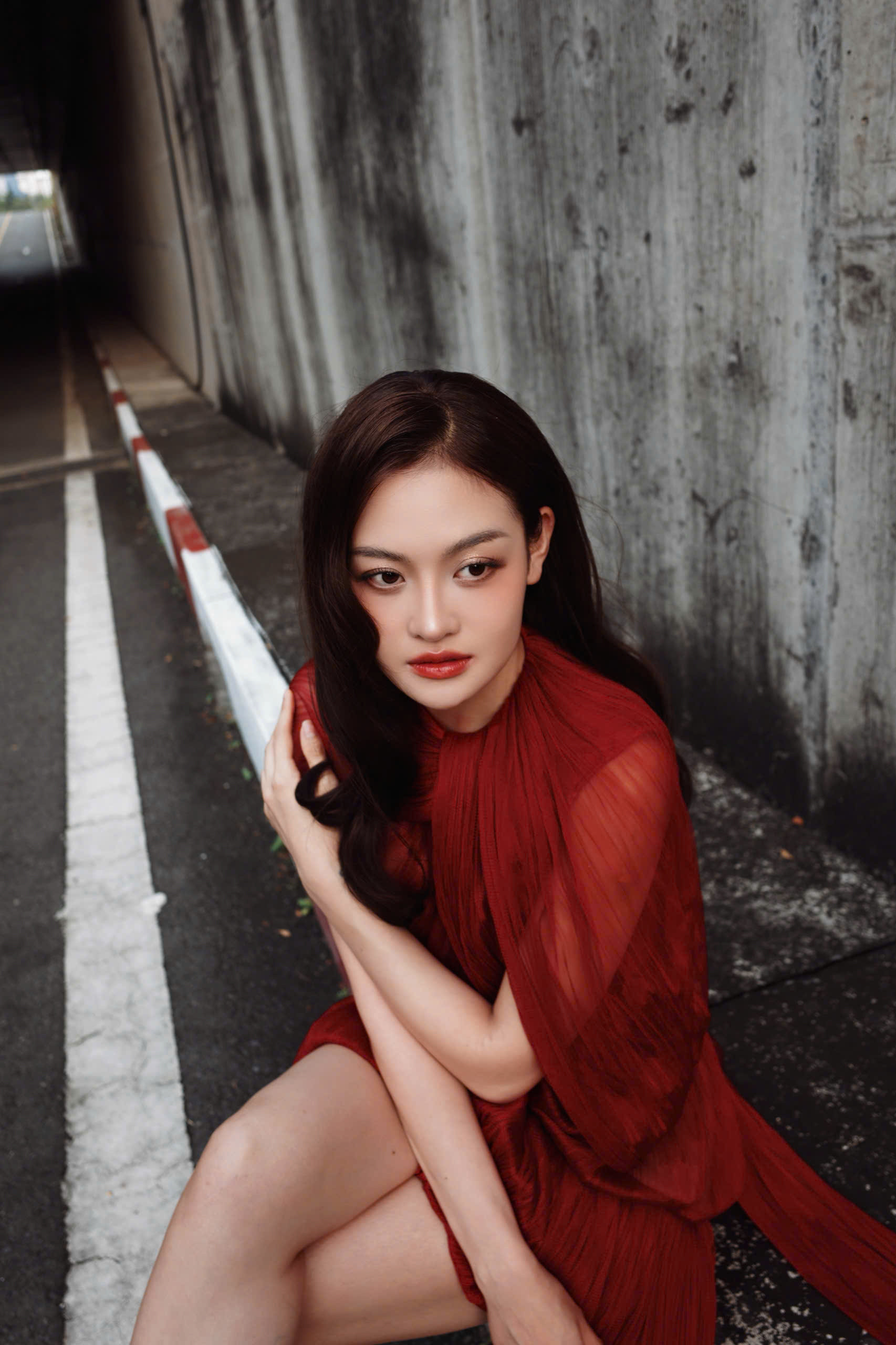 'Gái già lắm chiêu' Thùy Anh gợi cảm đón tuổi 31 - Ảnh 3.