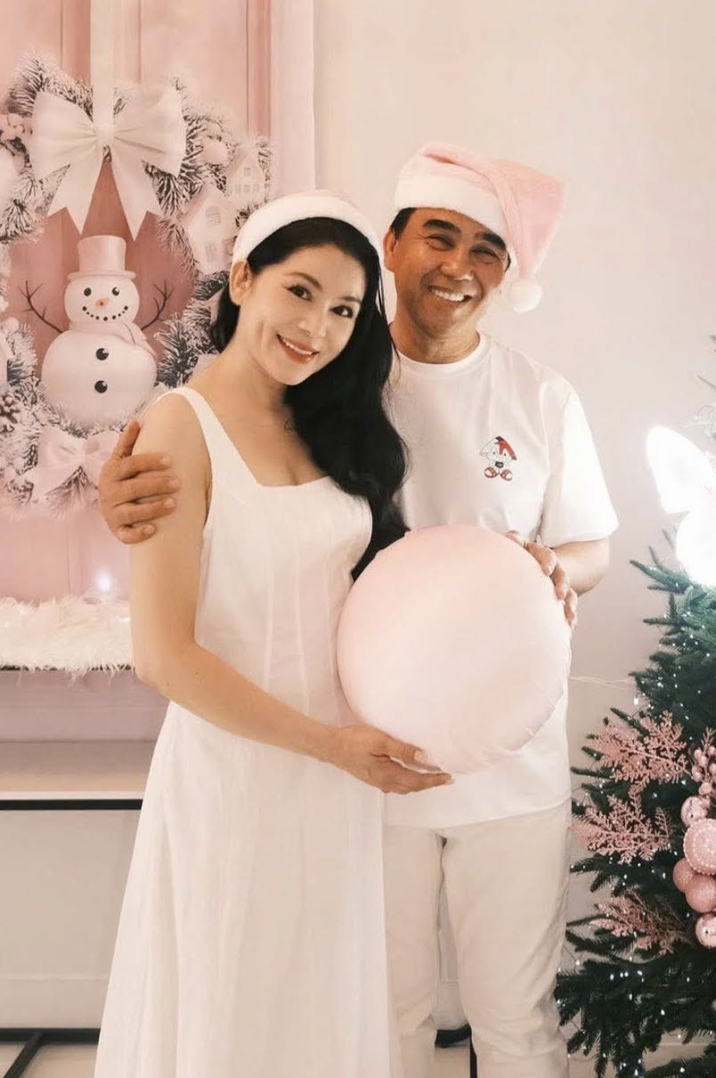 Bố mẹ vợ MC Quyền Linh gây chú ý với diện mạo U90 , U80 khỏe mạnh - Ảnh 4.