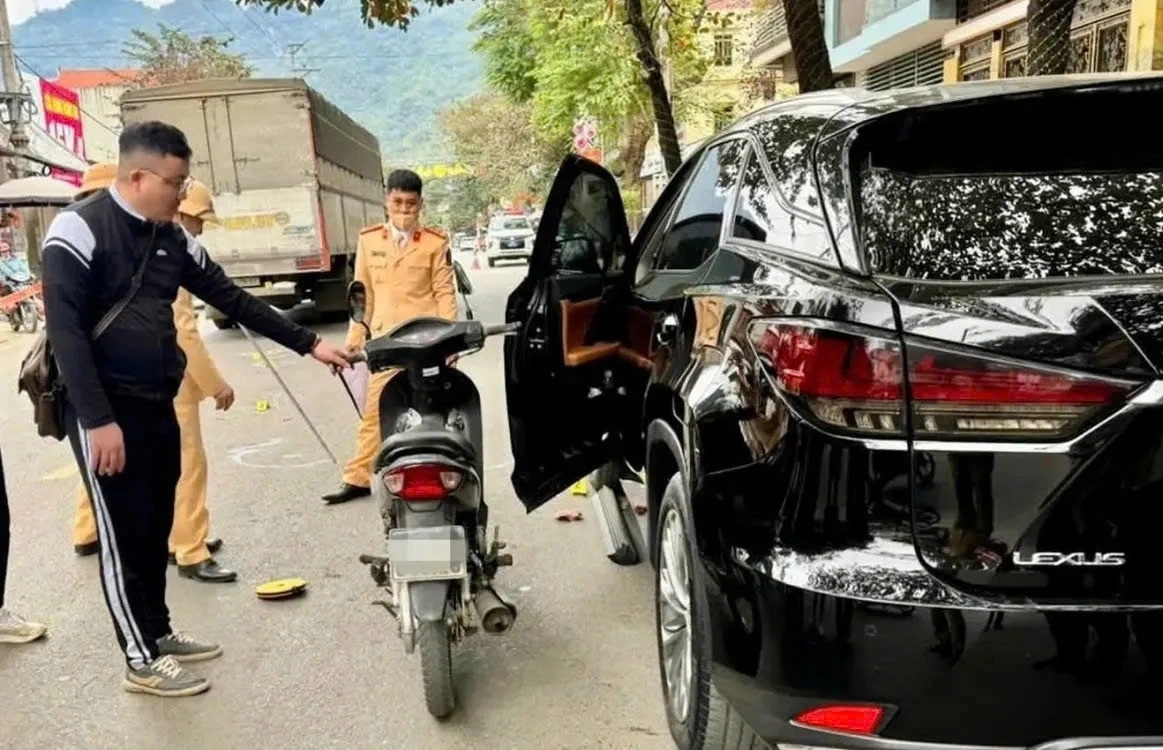 Một cán bộ CSGT tử vong trong vụ 2 xe tải va chạm ở Thái Nguyên插图2