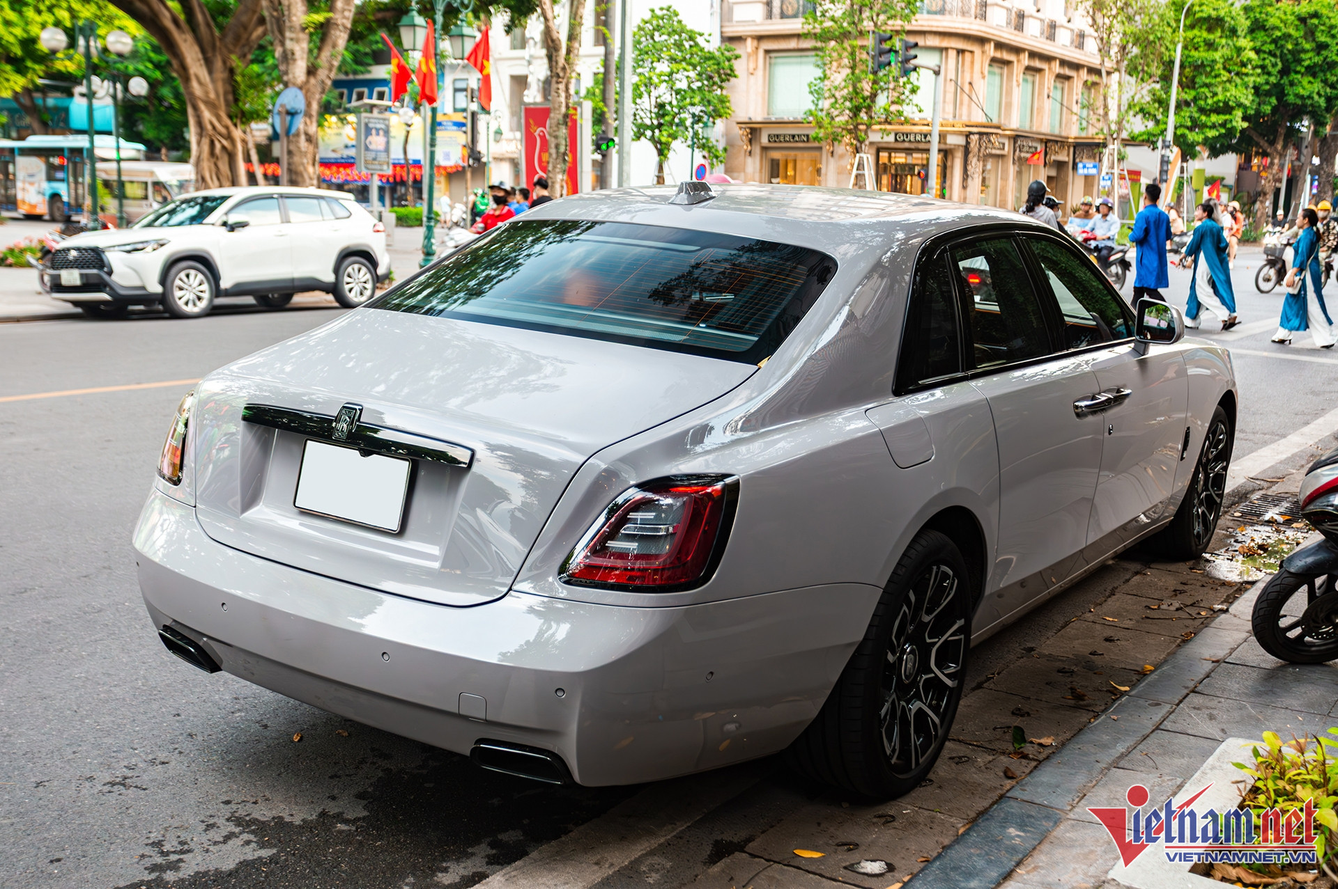 W-ghost black badge 12.JPG.jpg