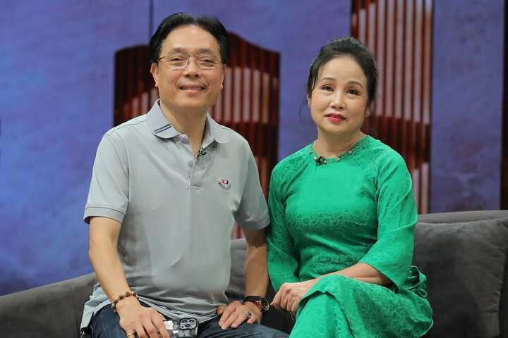 Vợ chồng NSND Ngọc Thư trong chương trình