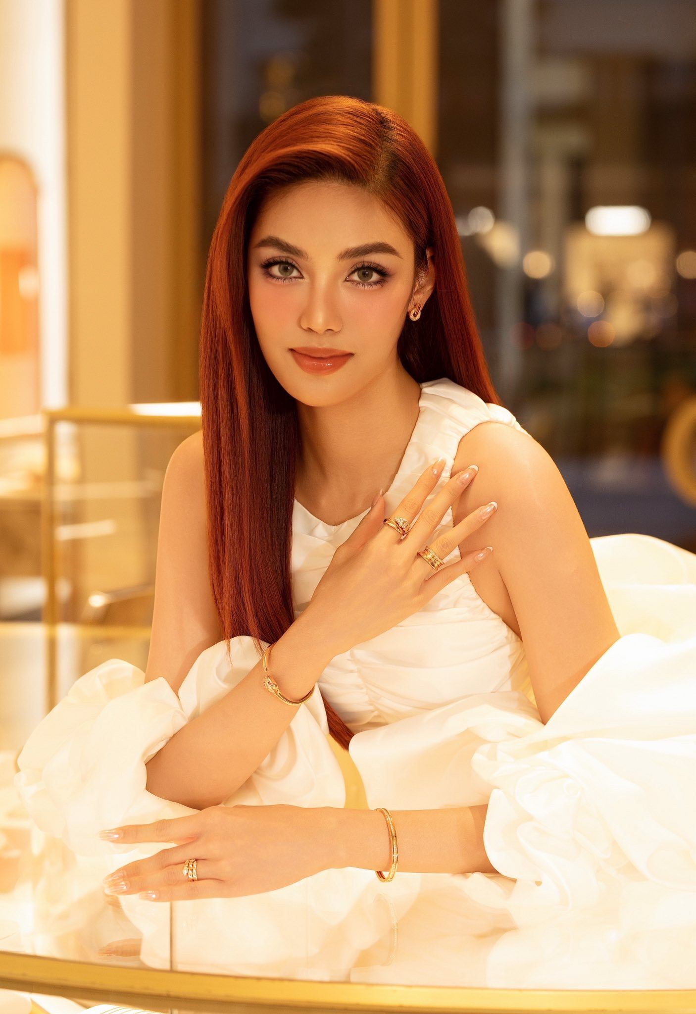 Thường xuyên dự tiệc với những phụ kiện đắt hàng trăm triệu, Lan Khuê giàu ra sao? - Ảnh 6.