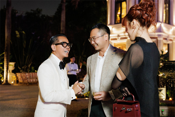 Thường xuyên dự tiệc với những phụ kiện đắt hàng trăm triệu, Lan Khuê giàu ra sao? - Ảnh 2.