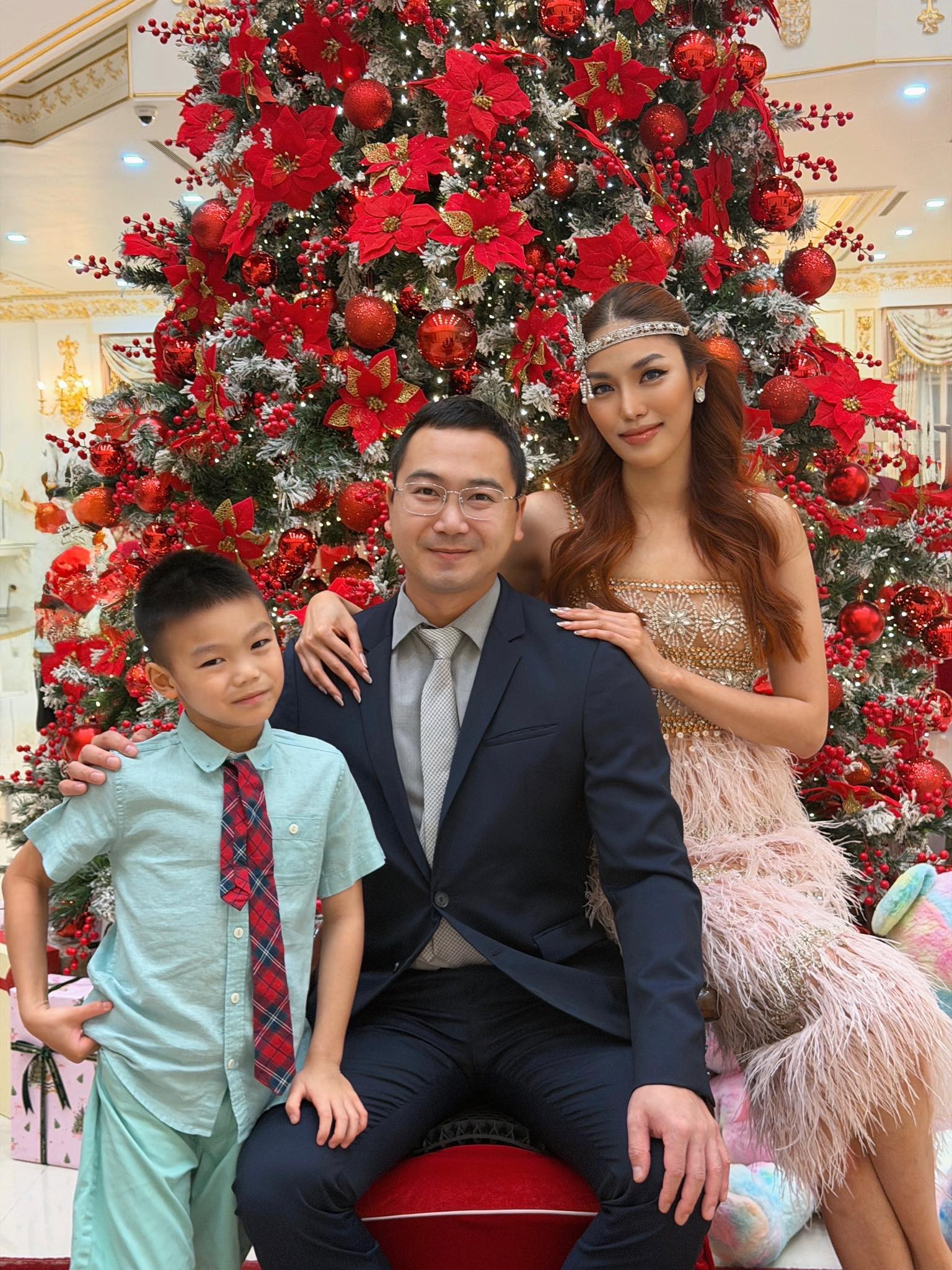 Thường xuyên dự tiệc với những phụ kiện đắt hàng trăm triệu, Lan Khuê giàu ra sao? - Ảnh 8.