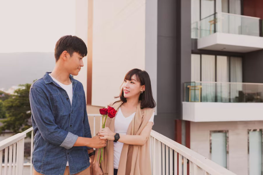 Bình thường lý trí bao nhiêu, yêu vào dại khờ bấy nhiêu: 4 cung hoàng đạo dễ yêu mù quáng - Ảnh 2.