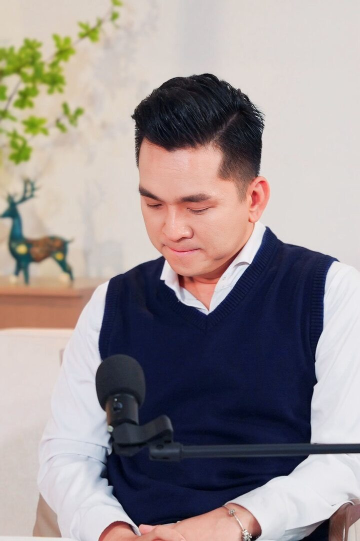 Cuộc sống của nam BTV có cái tên đặc biệt nhất VTV, từng chiến đấu với ung thư插图2 MC Hạnh Phúc khóc khi kể lại thời điểm chiến đấu với bệnh ung thư trong chương trình