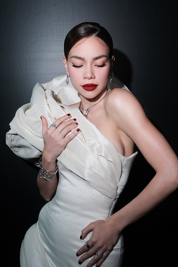 Cận cảnh Hồ Ngọc Hà 'độ' body đón Tết Bính Ngọ với lịch trình tập luyện và ăn uống  - Ảnh 5.