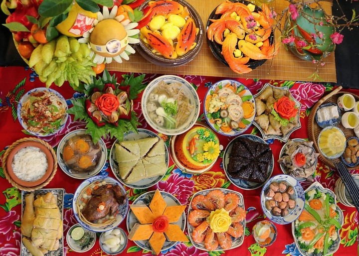 Mâm cỗ mặn cúng ông Công ông Táo. (Ảnh: Vu Thu Huong)