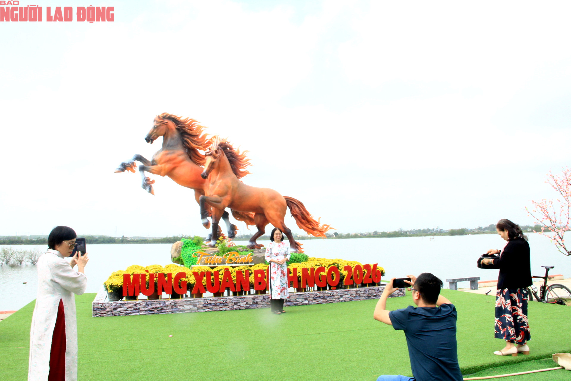 Linh vật ngựa độc đáo ở Quảng Trị do nghệ nhân Đinh Văn Tâm chế tác - Ảnh 1.