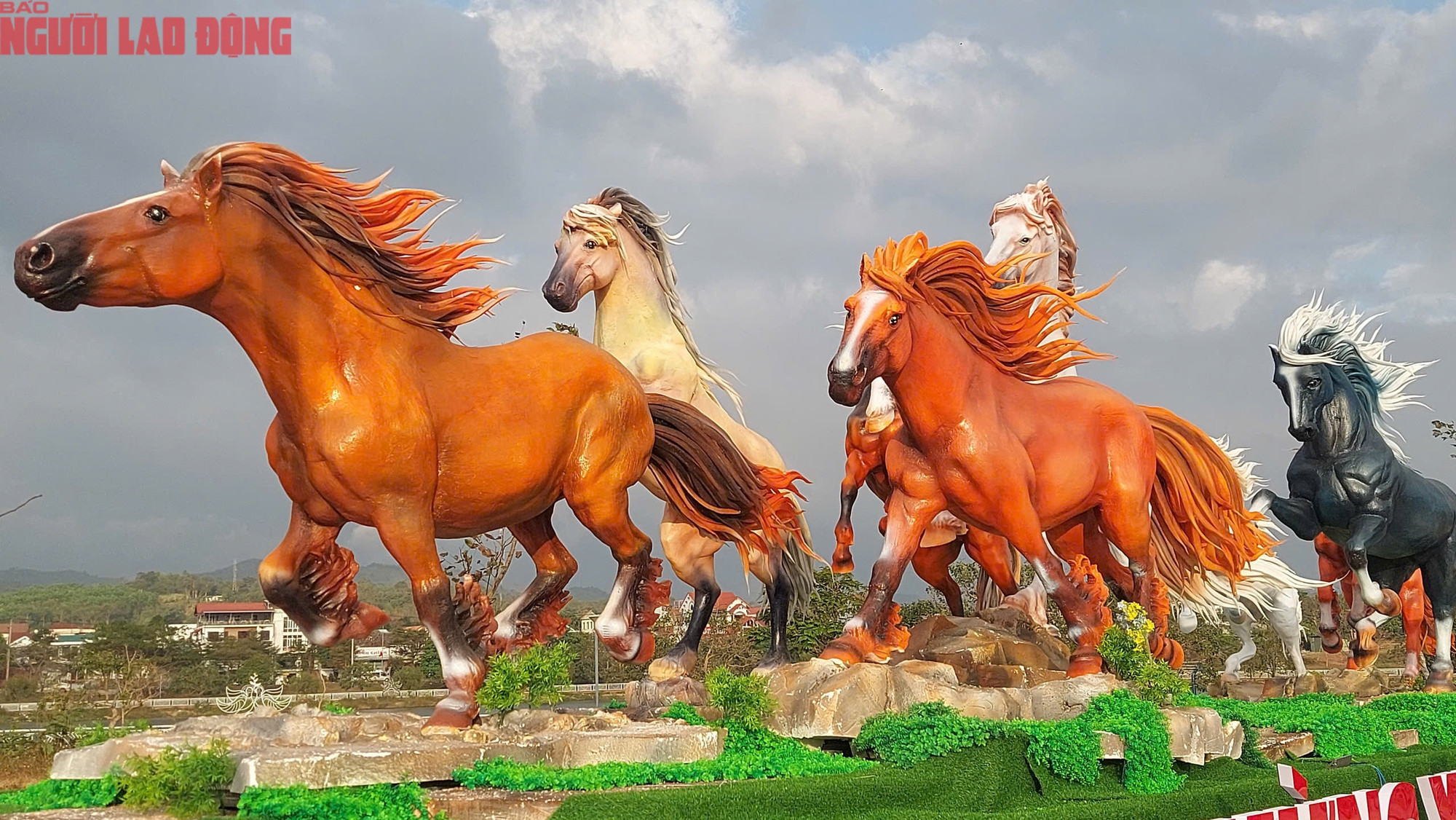 Linh vật ngựa độc đáo ở Quảng Trị do nghệ nhân Đinh Văn Tâm chế tác - Ảnh 12.