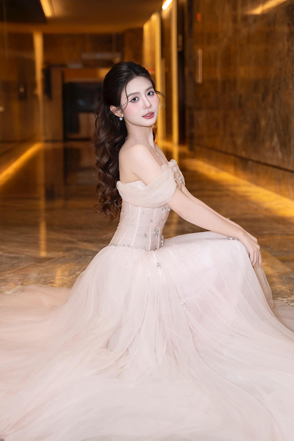 Vẻ đẹp thuần khiết của Chang Mây 'Gia đình trái dấu' - Ảnh 2.