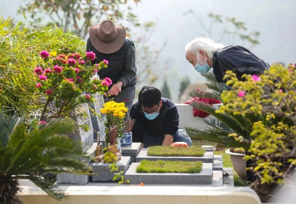Tảo mộ vào dịp nào là tốt, những điều kiêng kỵ cần tránh khi tảo mộ - Ảnh 3.