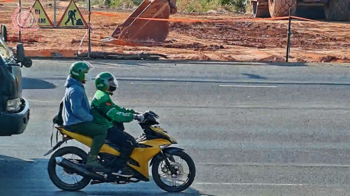 02 đối tượng cướp trên đường tẩu thoát.