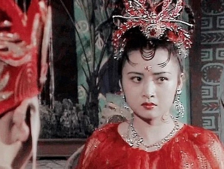 Diêu Gia khi vào vai yêu tinh nhện trong