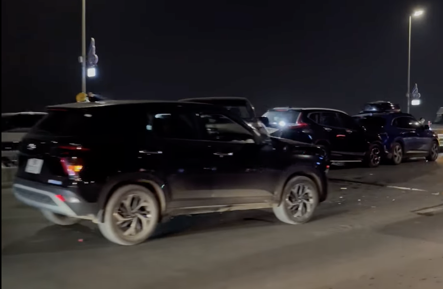 5 ô tô đâm liên hoàn trên cầu Nhật Tân插图 Ảnh màn hình 2026 02 07 lúc 19.49.08.png